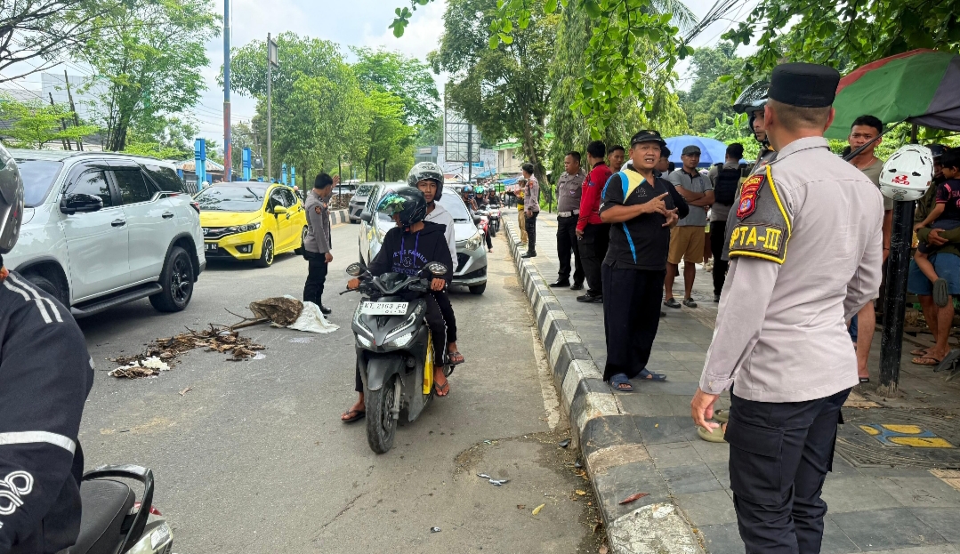 Ibu dan Anak Meregang Nyawa usai Dilindas Truk Tangki