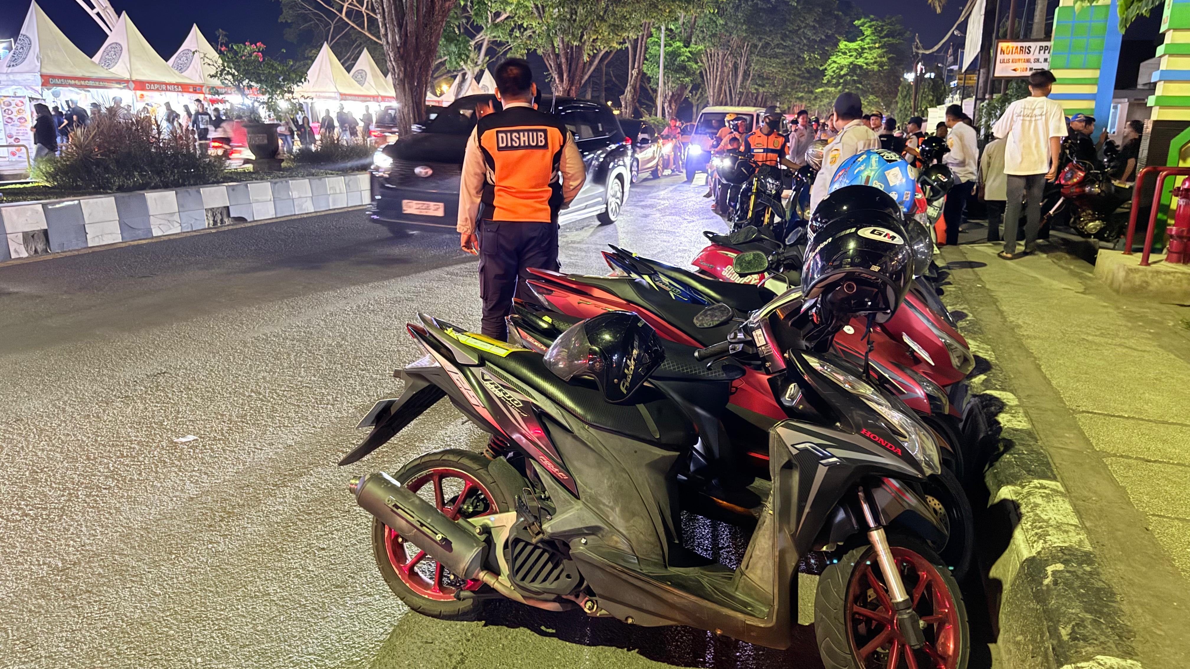 Dishub Samarinda ertibkan Parkir Menginap dan Jukir Nakal, Puluhan Kendaraan jadi "Korban"