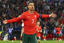 John Barnes Prediksi Cristiano Ronaldo Jadi Penghambat Performa Portugal