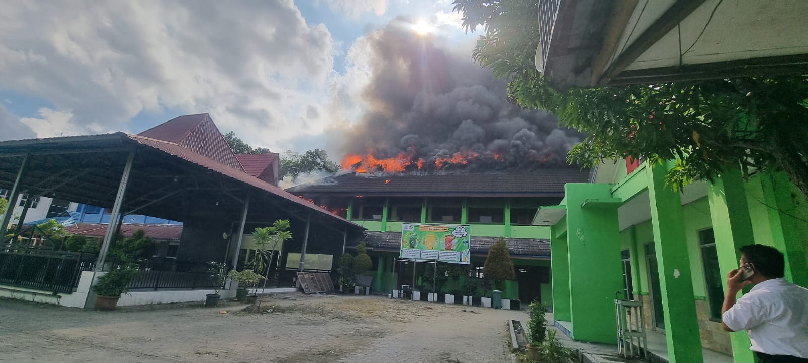 Si Jago Merah Mengamuk, Delapan Kelas SMPN 2 Samarinda Ludes