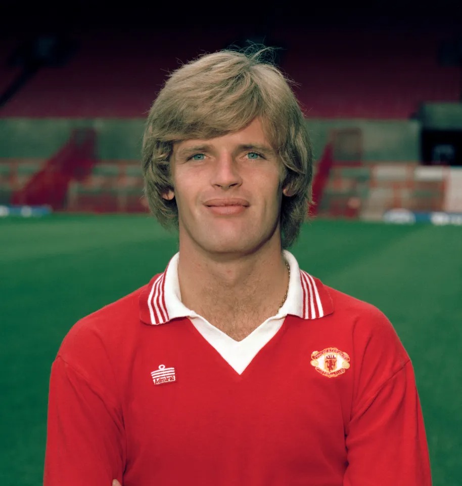 Sering Menyundul Bola Ternyata Berbahaya, Gordon McQueen Contohnya