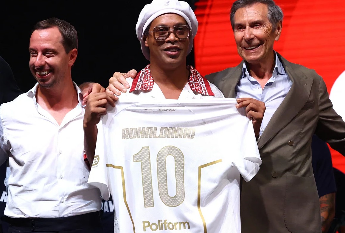 Kejutan! Gabung Ravenna, Ronaldinho Kembali Bermain di Usia 46 Tahun