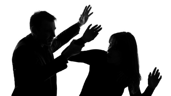 Sebulan Menikah, Suami Tolak Berpisah, Istri Diserang Pakai Sajam