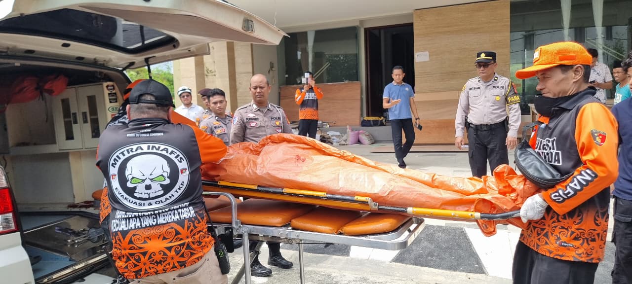 Jatuh dari Lantai Tiga, Teknisi Pemanas Air Tewas di Perumahan Mediterania